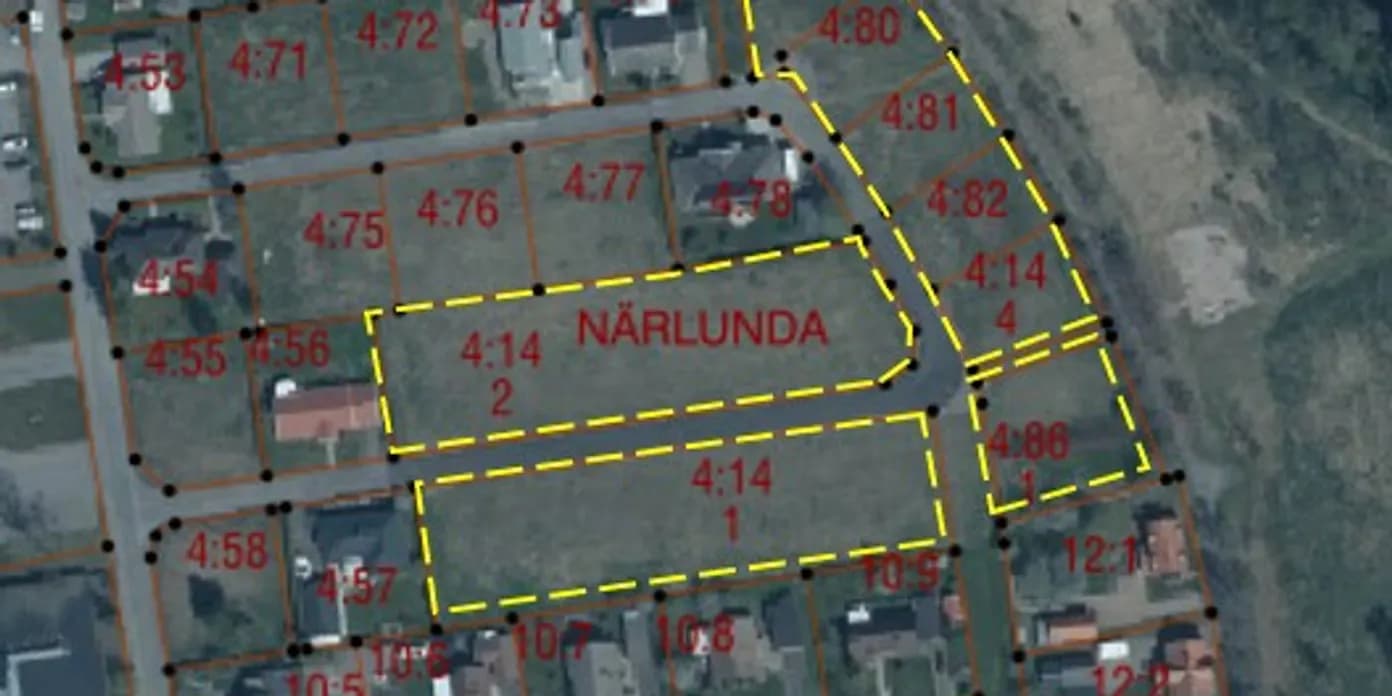 En karta över ett bostadsområde med gula linjer