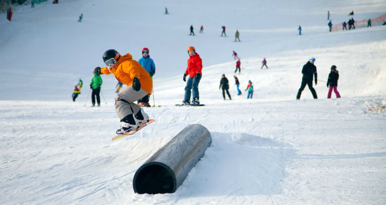 Bild på en snowboardåkare
