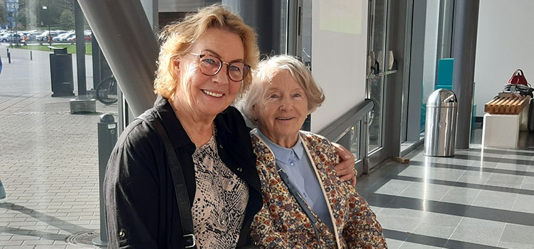 Två damer på Seniormässan 2023